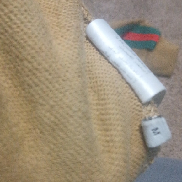 Gucci Beige Sweater with Vibrant Stripes - Picture 5 of 7